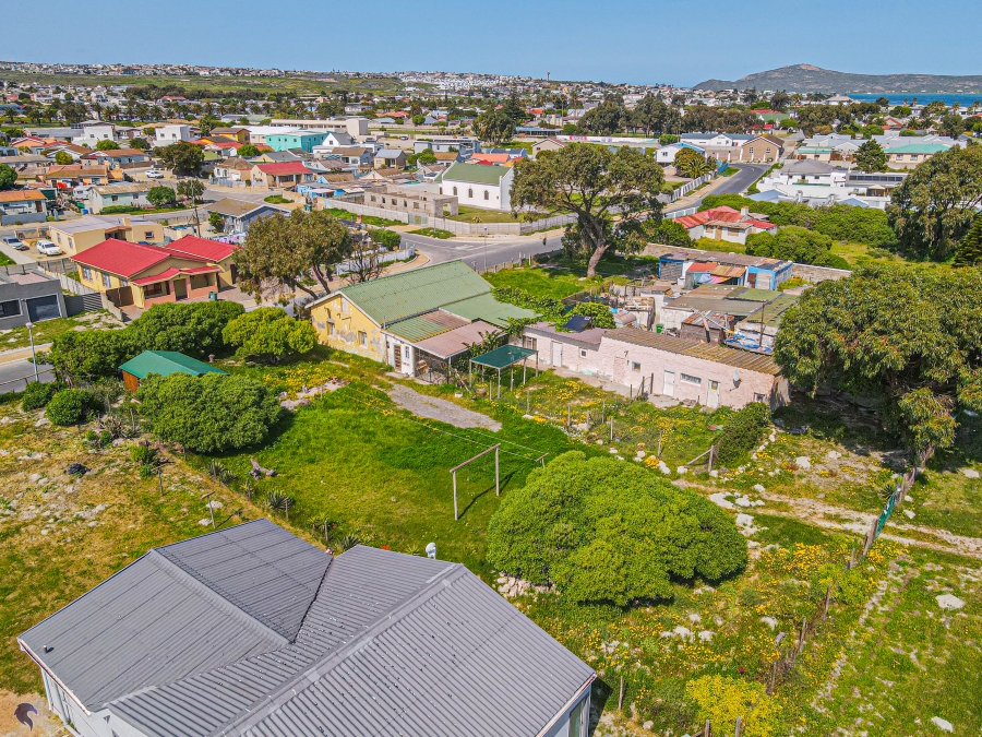 3 Bedroom Property for Sale in Middedorp Western Cape
